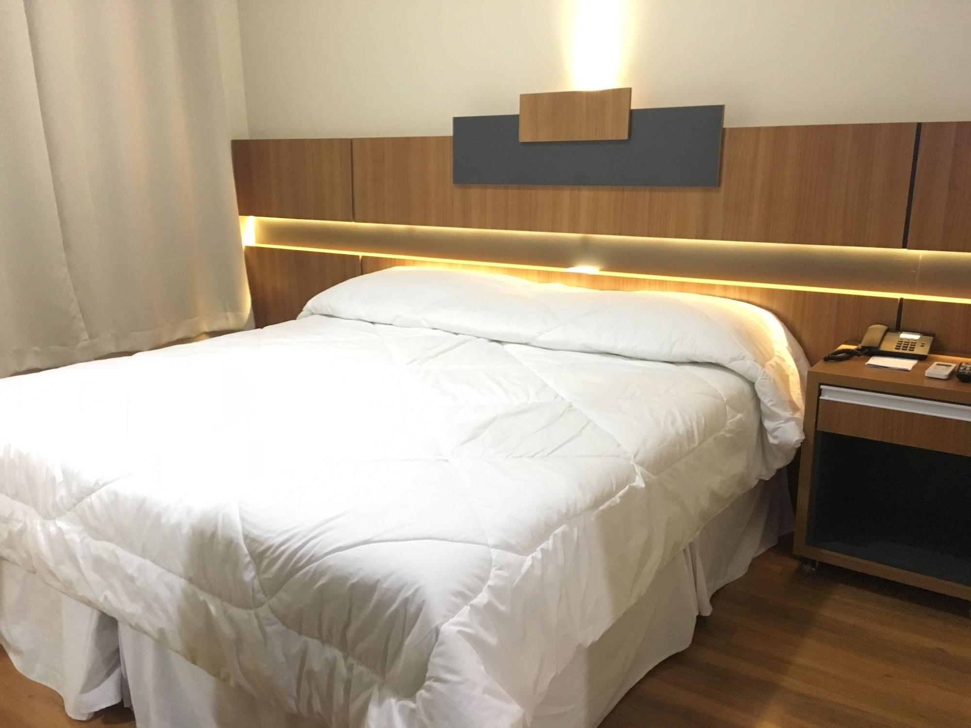 Hotel Aero Park E Estacionamento Londrina Exteriör bild