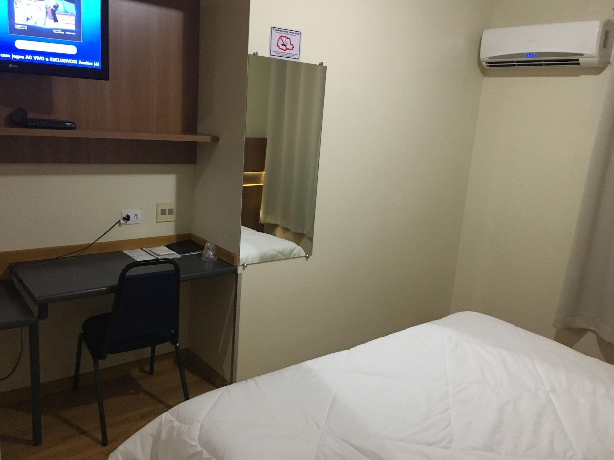 Hotel Aero Park E Estacionamento Londrina Exteriör bild