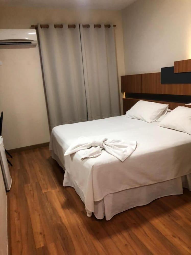 Hotel Aero Park E Estacionamento Londrina Exteriör bild