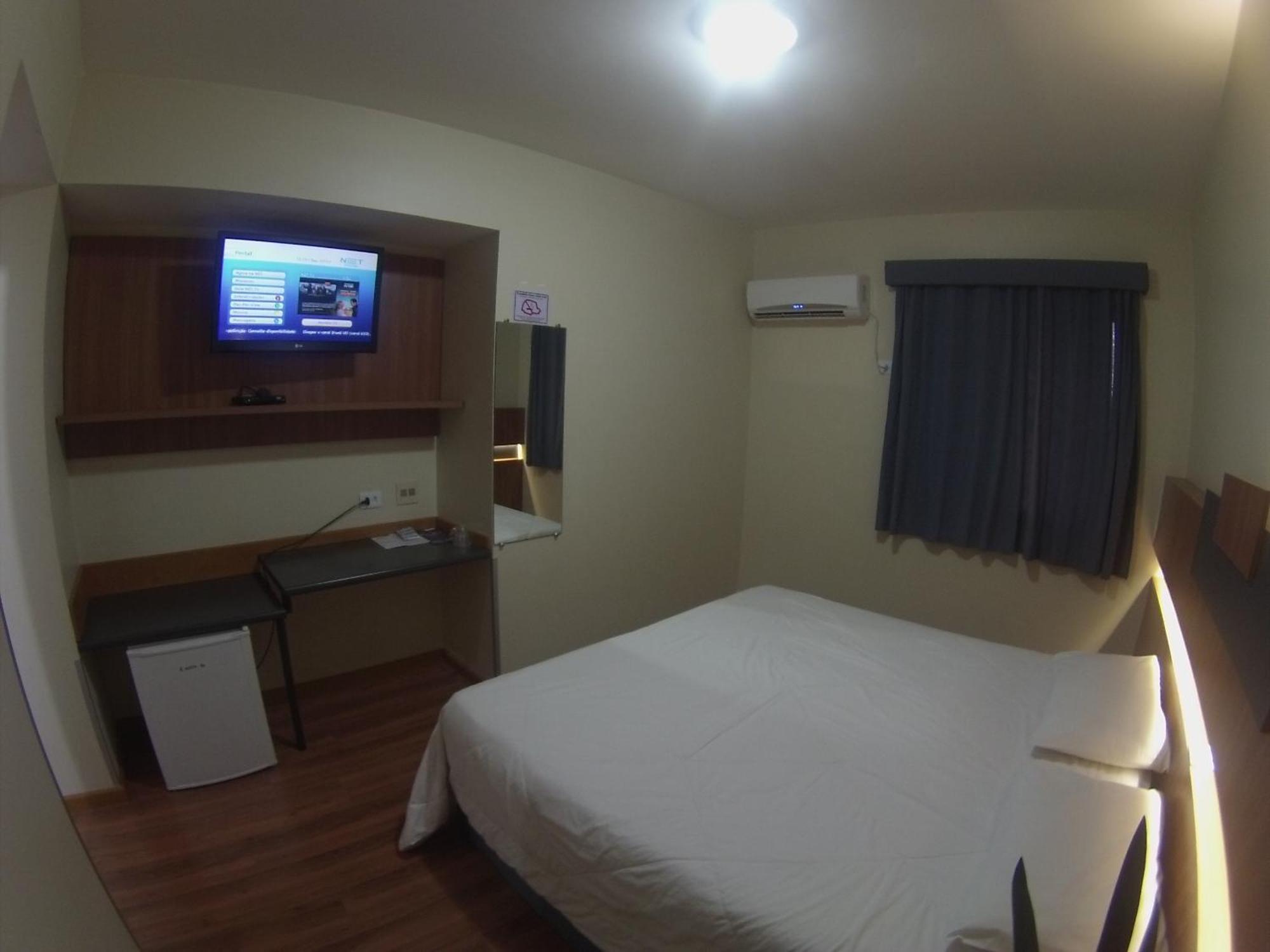 Hotel Aero Park E Estacionamento Londrina Exteriör bild