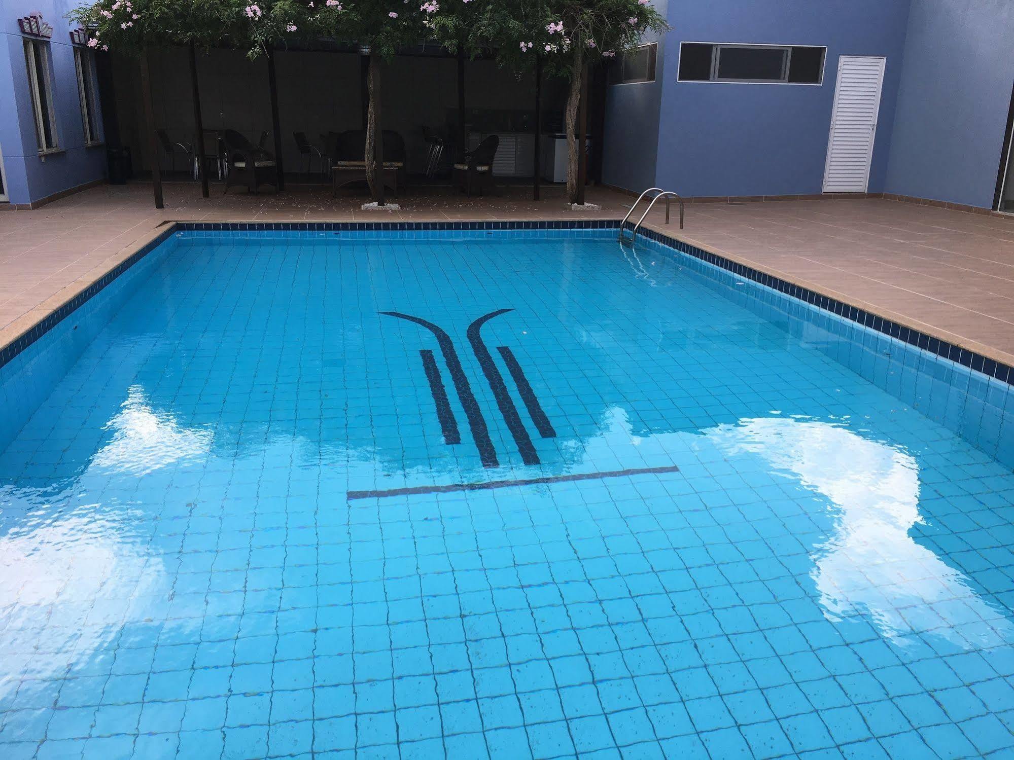 Hotel Aero Park E Estacionamento Londrina Exteriör bild